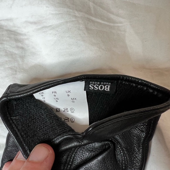Hugo Boss Mens Leather Gloves - Picture 4 of 7